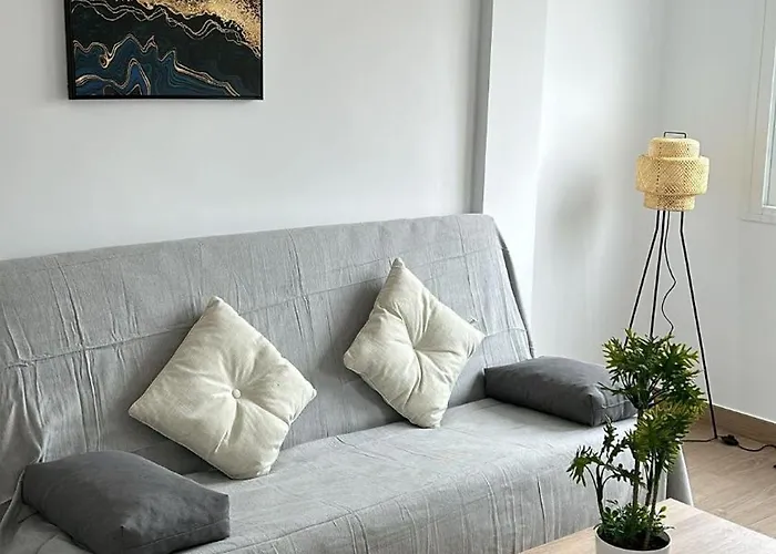 Cozy Bright Apartment In Malaga